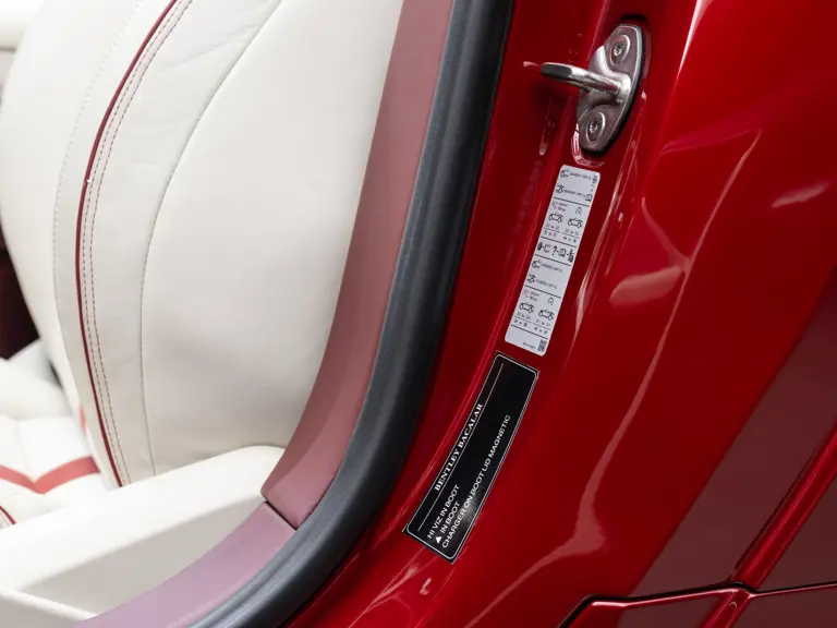 El 'roto' que este Bentley Bacalar subastado por RM Sotheby's le hace a su dueño 45 Motor16 2020 Bentley Bacalar Sothebys 39 Motor16