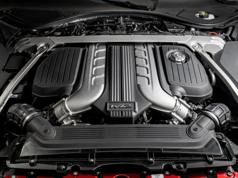 El 'roto' que este Bentley Bacalar subastado por RM Sotheby's le hace a su dueño 3 Motor16 2020 Bentley Bacalar. Imagen motor.