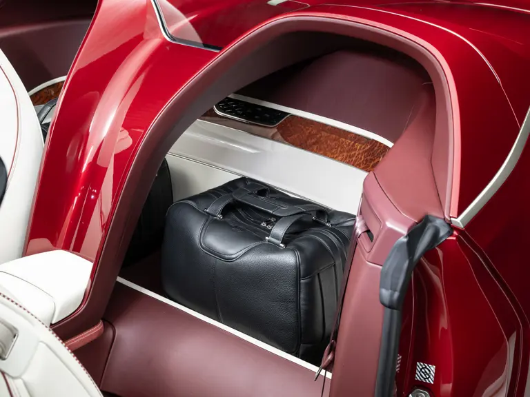 El 'roto' que este Bentley Bacalar subastado por RM Sotheby's le hace a su dueño 37 Motor16 2020 Bentley Bacalar Sothebys 5 Motor16