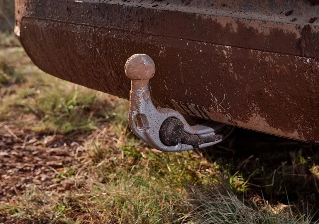 Rugged: El paquete que permite al BMW X3 'tirarse al barro' sin problemas 4 Motor16 2025 BMW X3 Rugged Package. Imagen remolque.