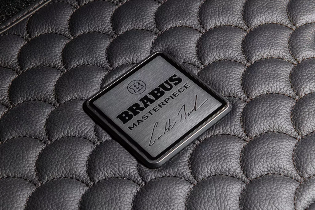 2025 Brabus 900. Bentley Continental GT y GTC. Imagen emblema.