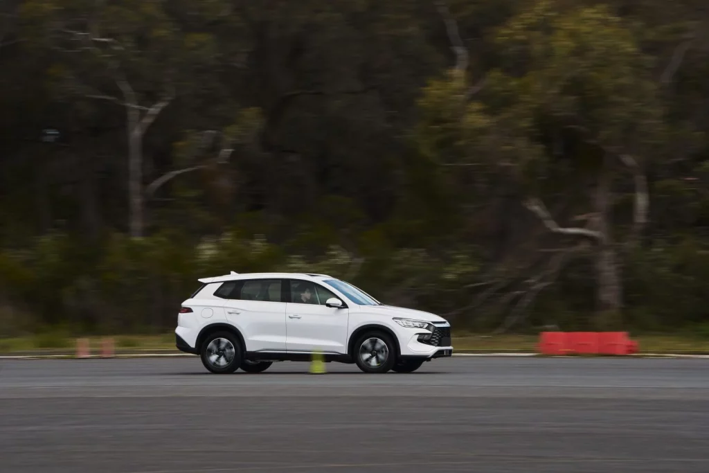 2025 BYD Sealion 5 australia 16 Motor16