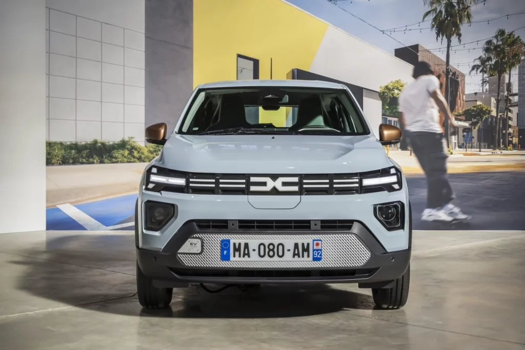 El mejorado Dacia Spring ya tiene precio... pero por ahora están en libras 11 Motor16 2025 Dacia Spring 4 Motor16