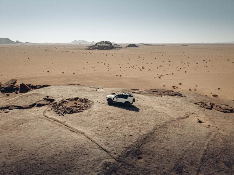 Los salvajes Defender Rally juegan con ventaja en el próximo Dakar gracias a estos escuderos