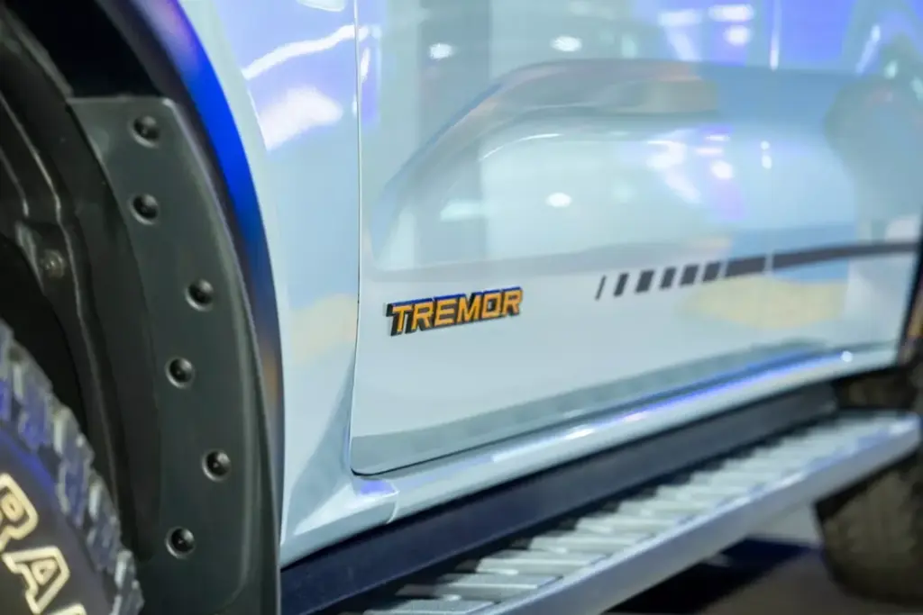 2025 Ford Everest Tremor Oriente Medio 2 Motor16