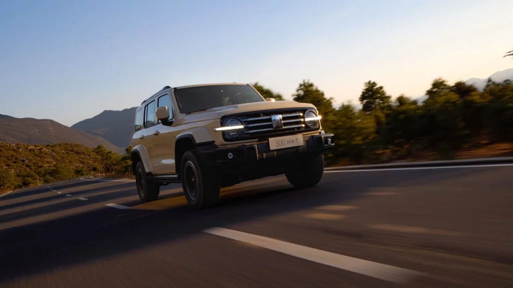 2025 GWM Tank 300 Hi4-T. Imagen movimiento.