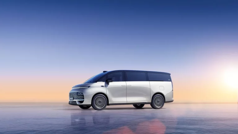 Geely Galaxy V900: El monovolumen que llega con Récord Guinness