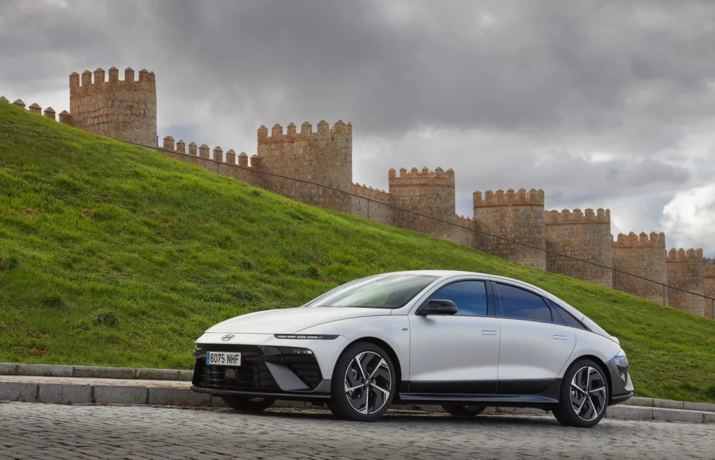 Hyundai IONIQ 6 N Line: Conducimos un eléctrico de los que hacen falta muchos más 27 Motor16 2025 Hyundai ioniq 6 75 Motor16