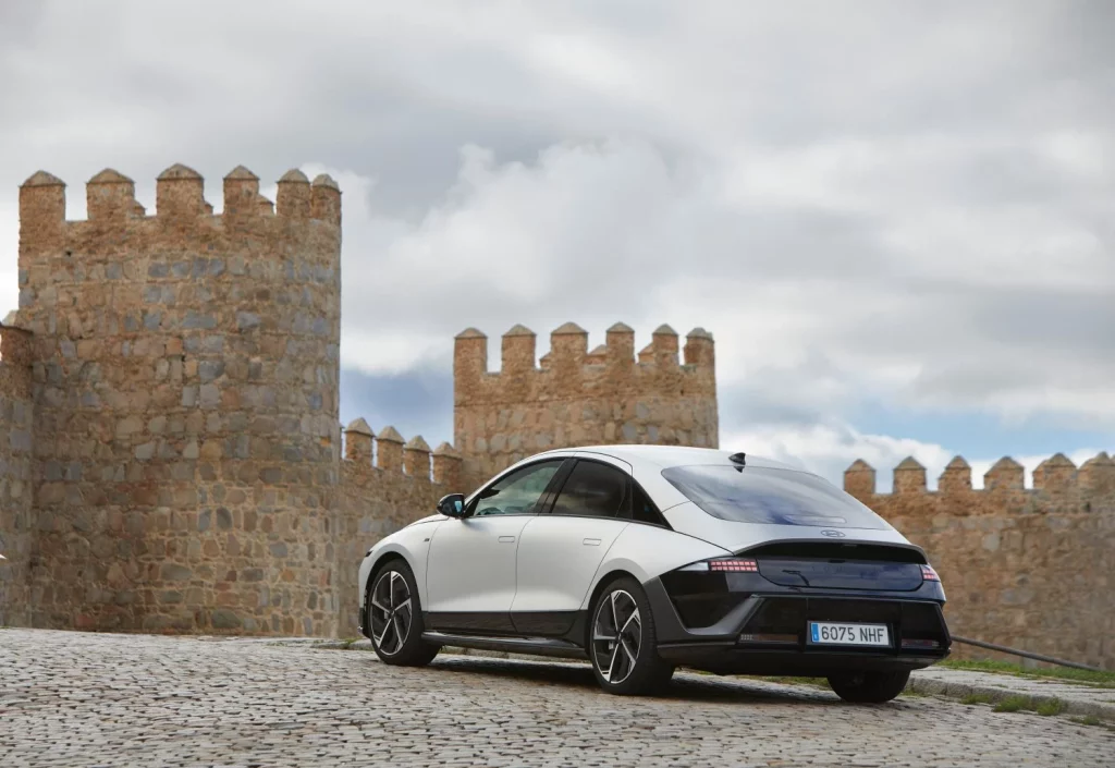 Hyundai IONIQ 6 N Line: Conducimos un eléctrico de los que hacen falta muchos más 28 Motor16 2025 Hyundai ioniq 6 77 Motor16