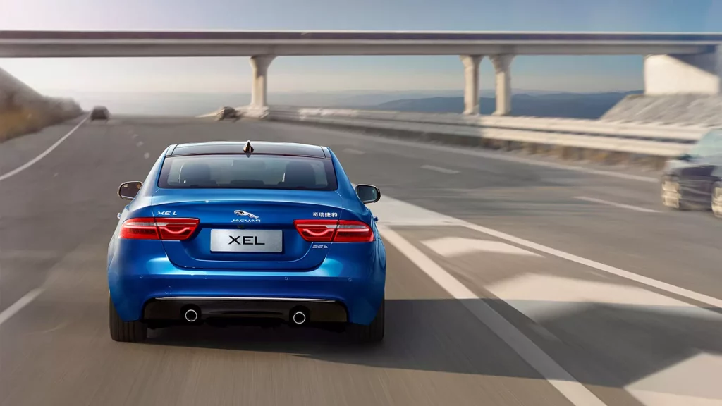 2025 Jaguar XEL China. Imagen trasera.