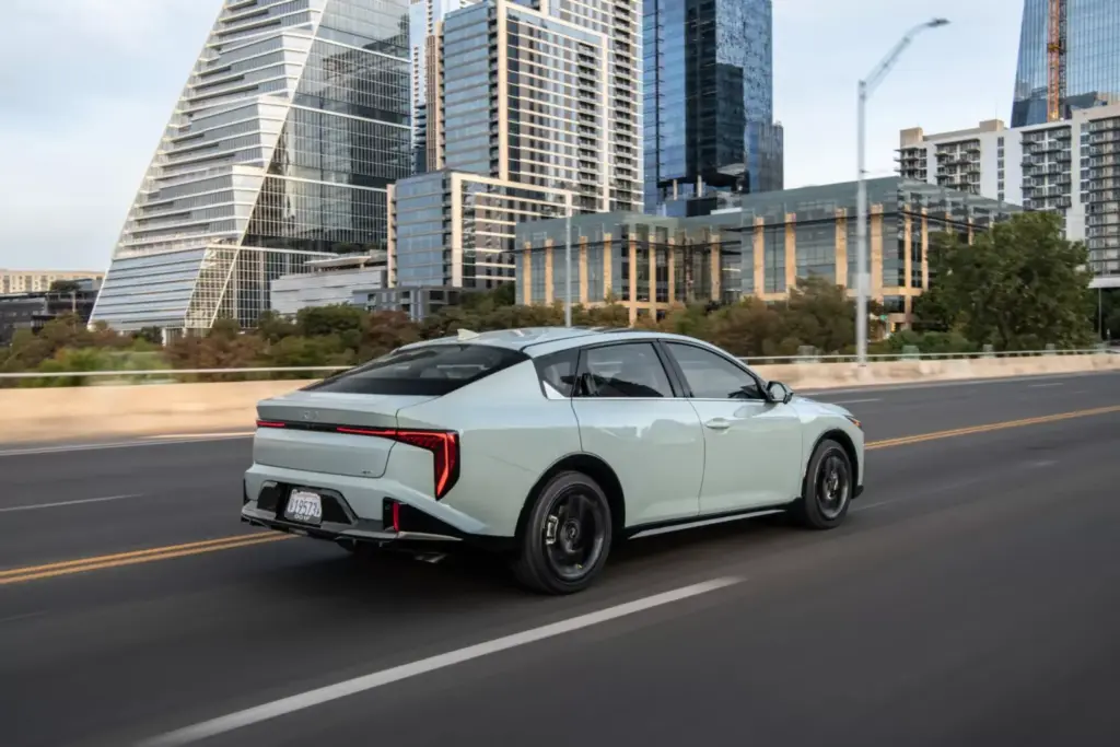 2025 Kia K4 Sedan USA 8 Motor16