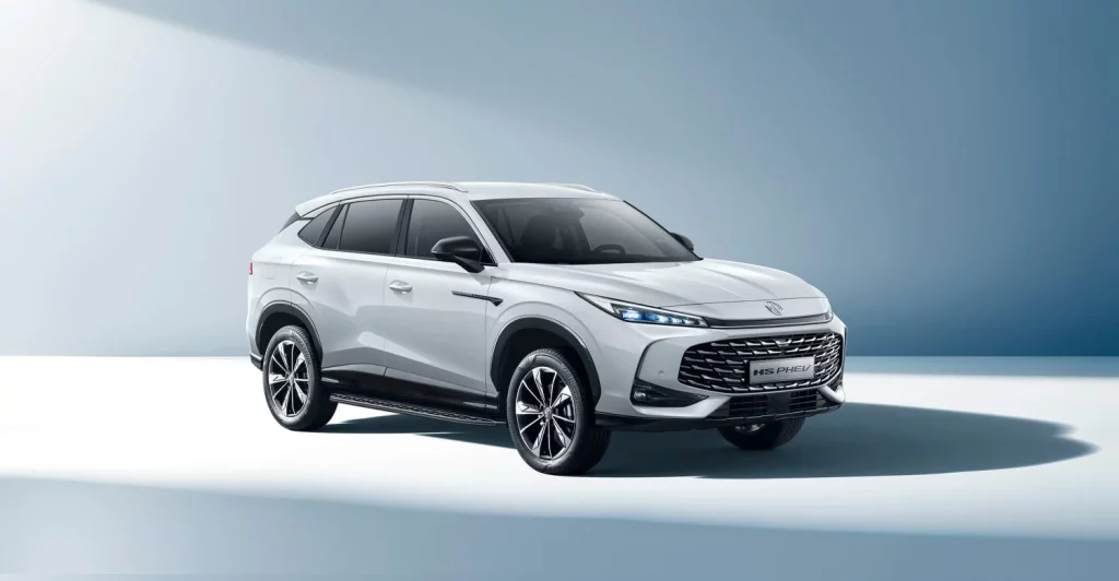 2025 MG HS Hibrid. Imagen estudio.