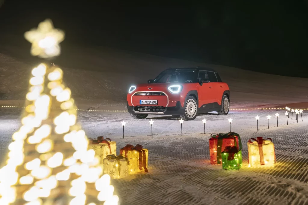2025 MINI Aceman SE Invierno 3 Motor16