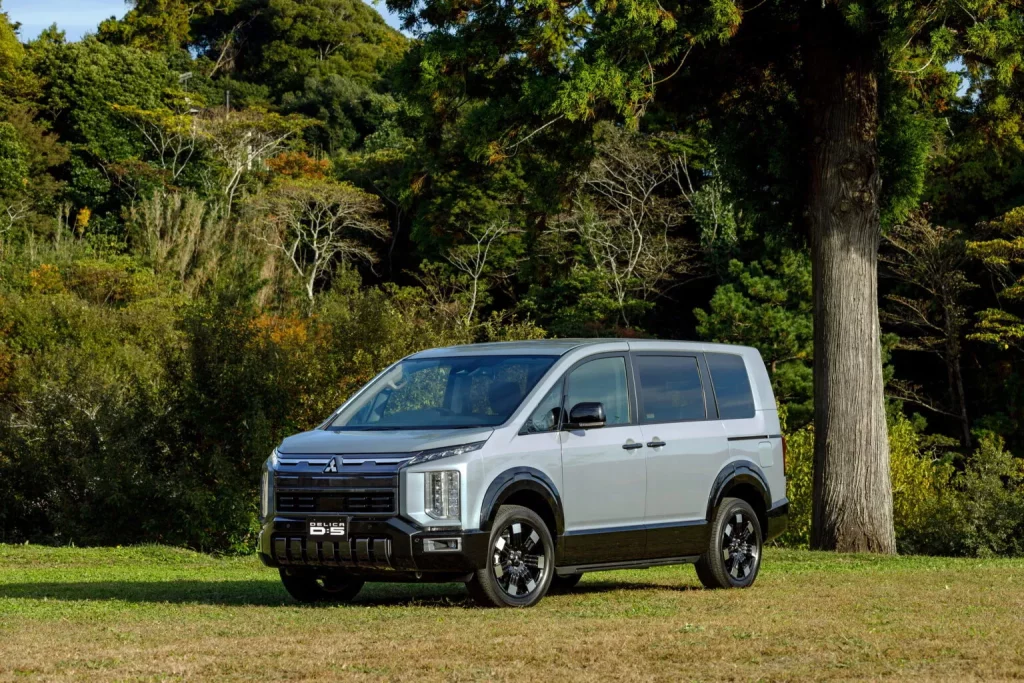 2025 Mitsubishi Delica D5 Japon 1 Motor16