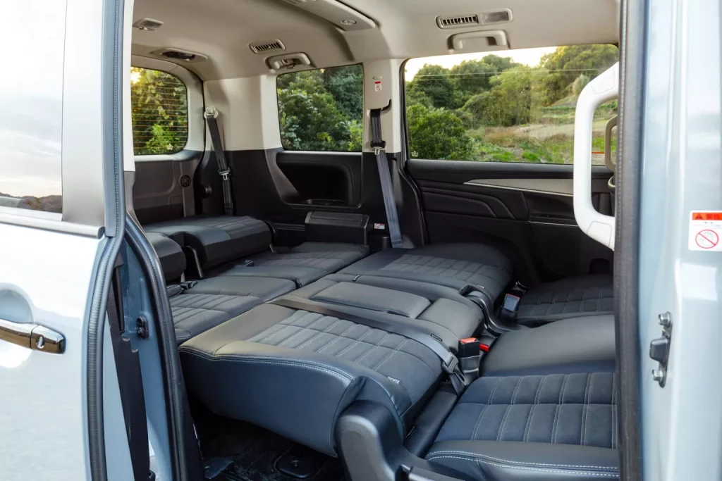 2025 Mitsubishi Delica D5 Japon 10 Motor16