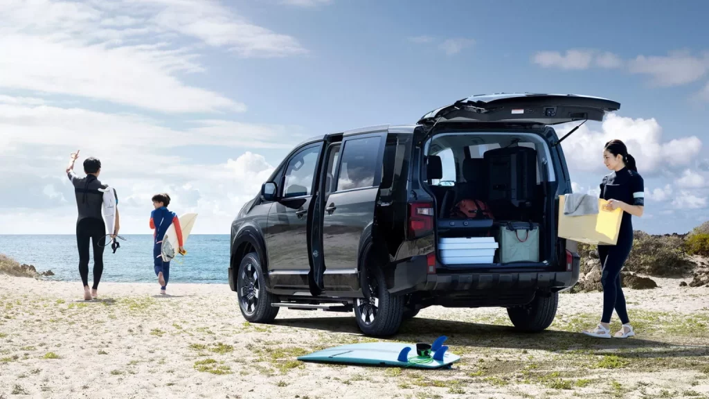 2025 Mitsubishi Delica D5 Japon 21 Motor16