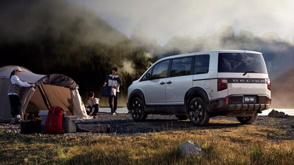 2025 Mitsubishi Delica D:5. Imagen.