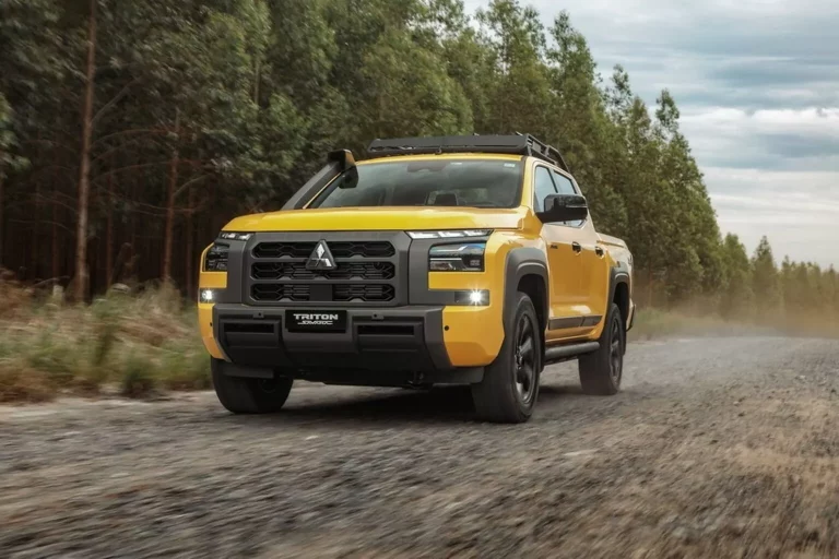 El Mitsubishi Triton se carga de accesorios para tirarse al barro con esta versión Savana