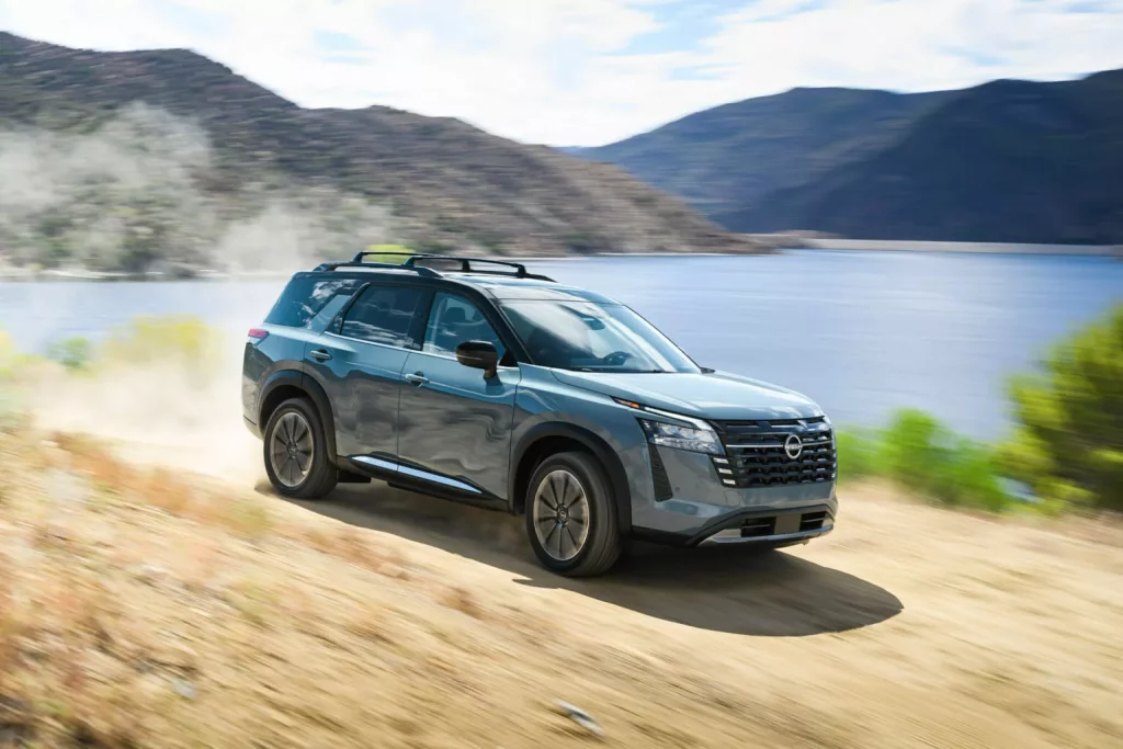 2025 Nissan Pathfinder. Imagen movimiento.