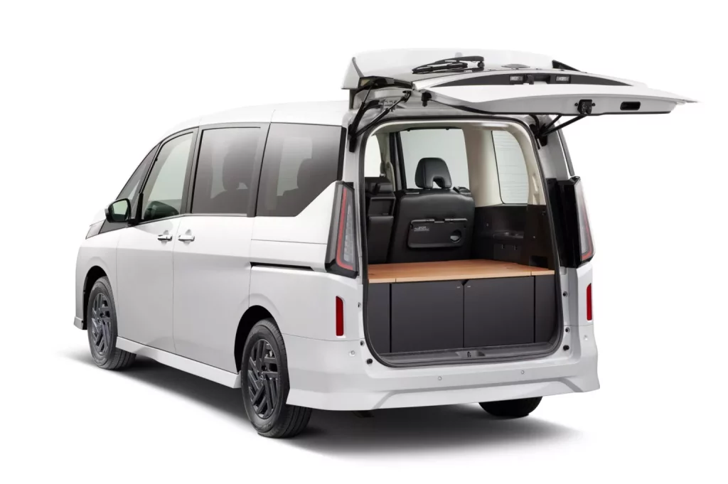 Serena: El sucesor del legendario Nissan Vanette aún sigue con vida en Japón 19 Motor16 2025 Nissan Serena Japon 28 Motor16