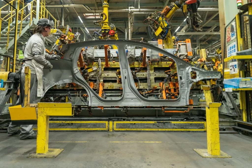 2025 Nissan leaf sunderland 7 Motor16