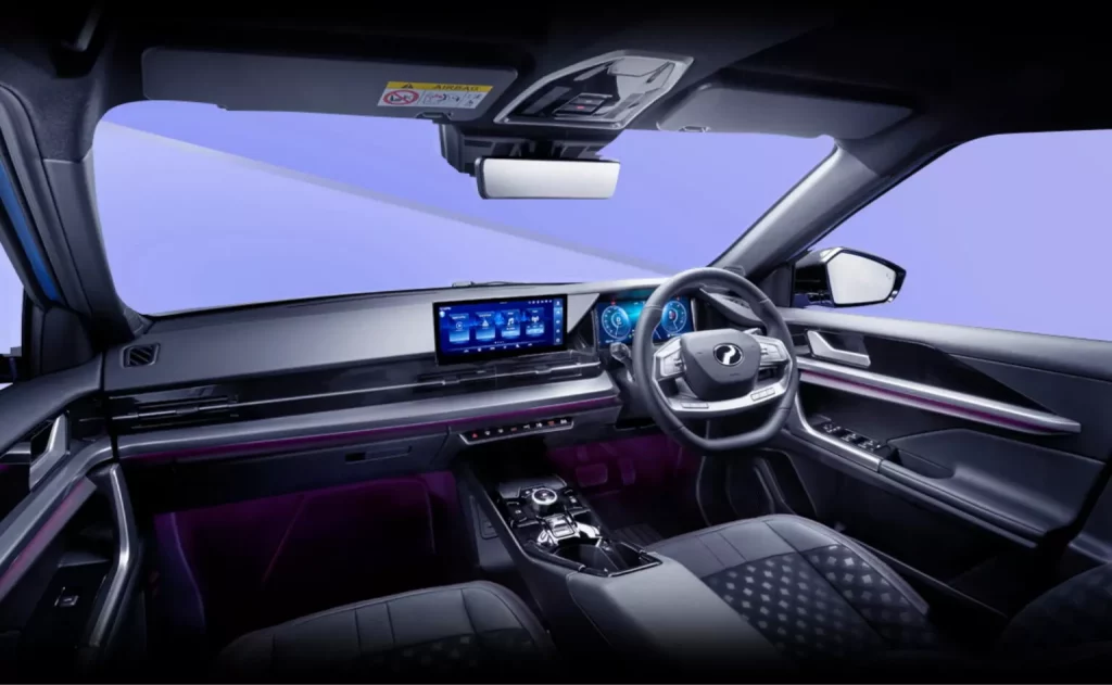 2025 Perodua QV-E. Imagen interior.