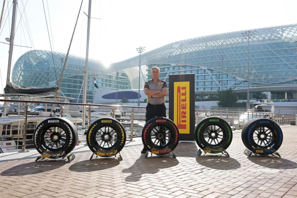 Pirelli desvela los 'zapatos' que usarán los Fórmula 1 de Norris, Verstappen, Alonso... 15 Motor16 2025 Pirelli Neumaticos Formula 1 12 Motor16