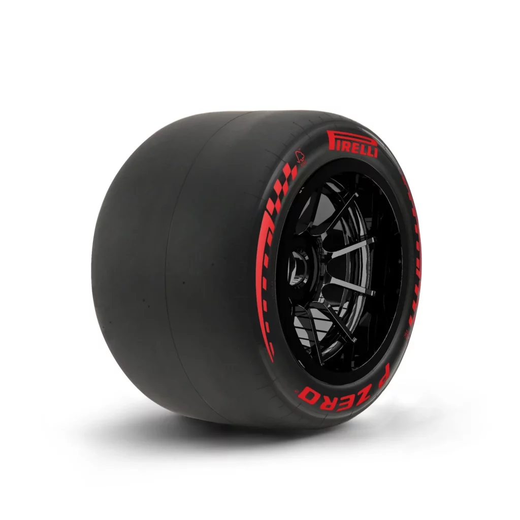 Pirelli desvela los 'zapatos' que usarán los Fórmula 1 de Norris, Verstappen, Alonso... 30 Motor16 2025 Pirelli Neumaticos Formula 1 27 Motor16