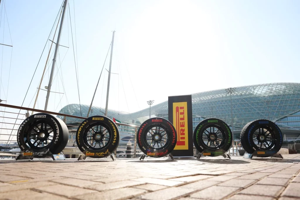 Pirelli desvela los 'zapatos' que usarán los Fórmula 1 de Norris, Verstappen, Alonso... 10 Motor16 2025 Pirelli Neumaticos Formula 1 7 Motor16
