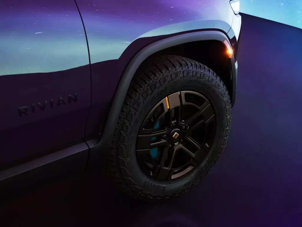 2025 Rivian R1S y R1T Borealis. Imagen llanta.