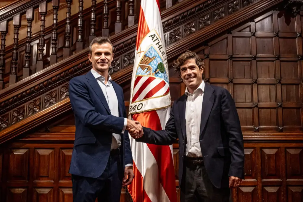 2025 Toyota y Athletic Club. Imagen firma.