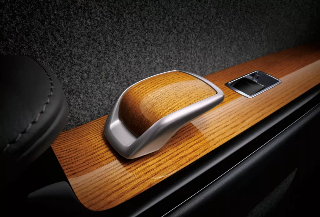 Century: El Rolls-Royce de Toyota se actualiza siete años después de estrenarse 28 Motor16 2025 Toyota Century 22 Motor16