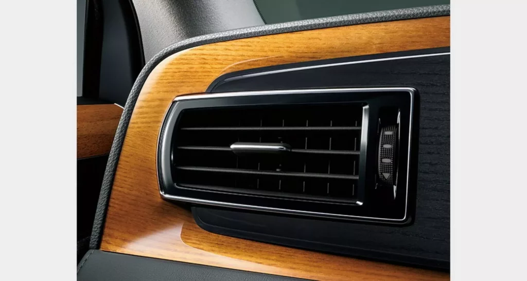 Century: El Rolls-Royce de Toyota se actualiza siete años después de estrenarse 29 Motor16 2025 Toyota Century 23 Motor16