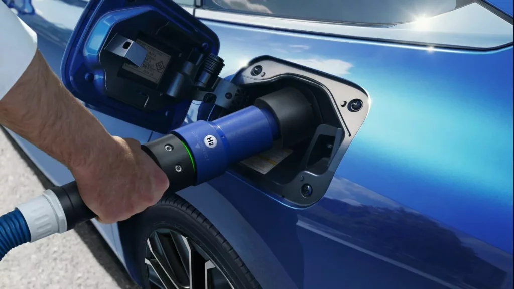 Toyota se niega a matar a su Mirai, la berlina de hidrógeno que ponen en forma 4 Motor16 2025 Toyota Mirai USA. Imagen recarga.