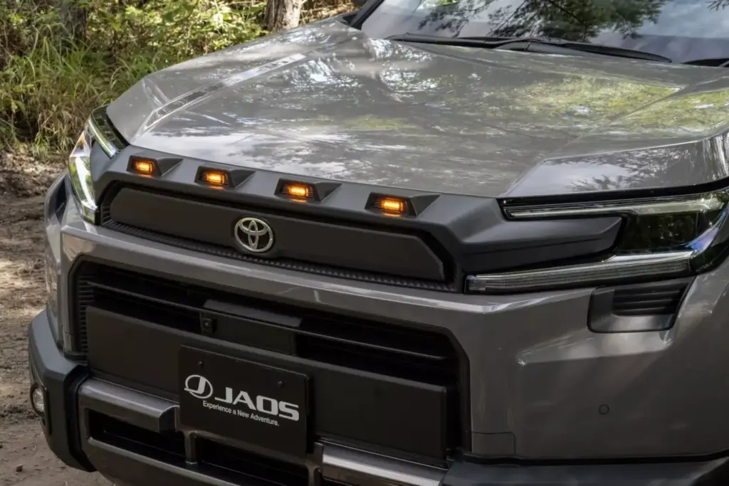 2025 Toyota RAV4 Adventure JAOS 8 Motor16