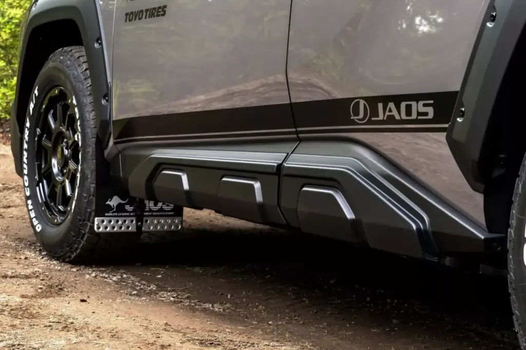 2025 Toyota RAV4 Adventure JAOS 9 Motor16