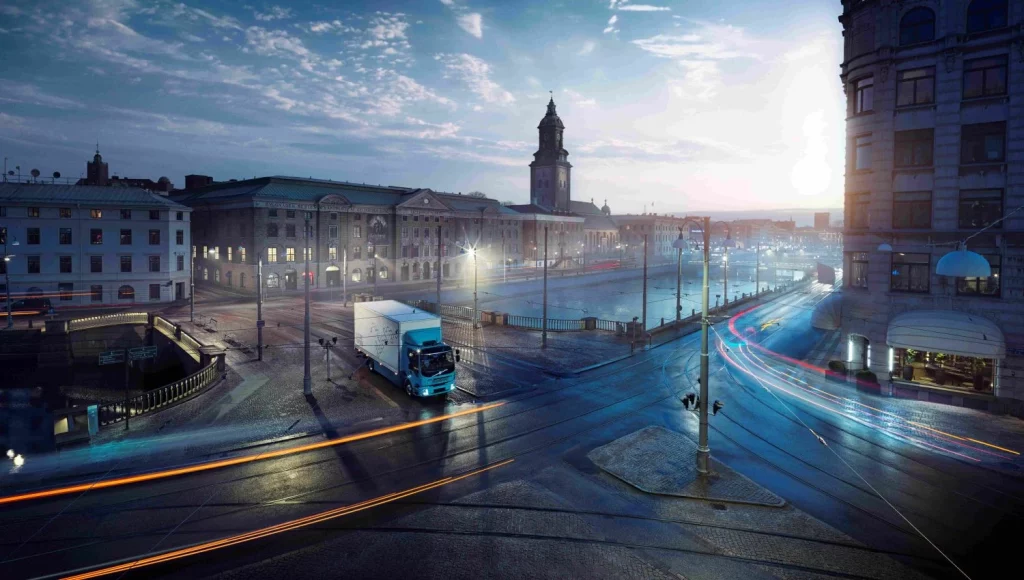 2025 Volvo FL Electric 14 toneladas. Imagen exterior.