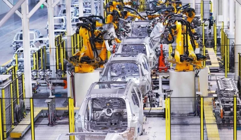 Fábricas chinas en Europa: Stellantis, Ford y Volkswagen ceden su producción a BYD, Chery y Geely