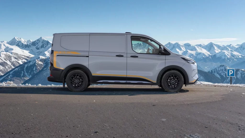 2025 Ford E-Transit Custom AWD. Imagen lateral.