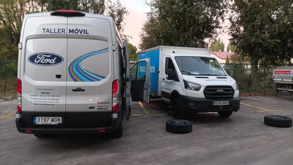 2025 Ford Pro Taller Móvil. Imagen furgonetas.