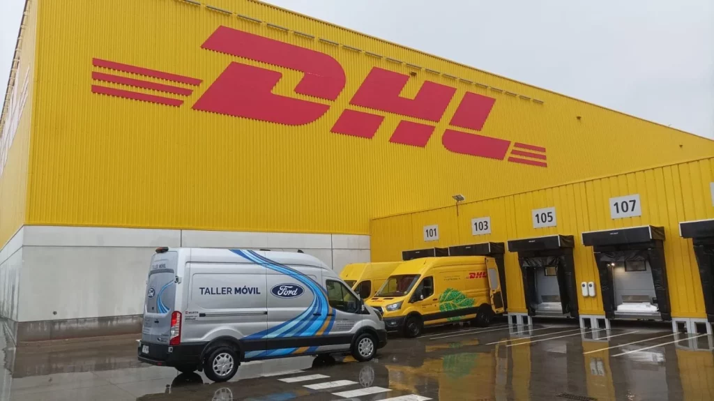 2025 ford pro taller movil 2 Motor16