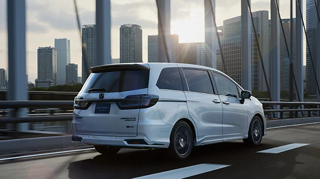 2025 Honda Odyssey e:HEV Japón. Imagen trasera