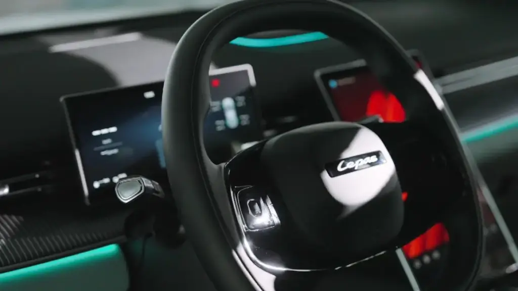 2025 lepas l8 interior 8 Motor16