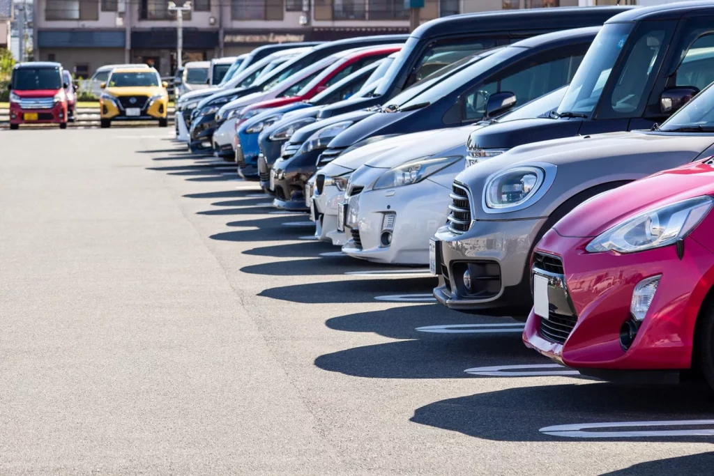 Si vives en Madrid, Barcelona y Sevilla, mañana podrías levantarte y no tener coche 2 Motor16 2025 Vehículos estacionados. Aparcamiento. Madrid