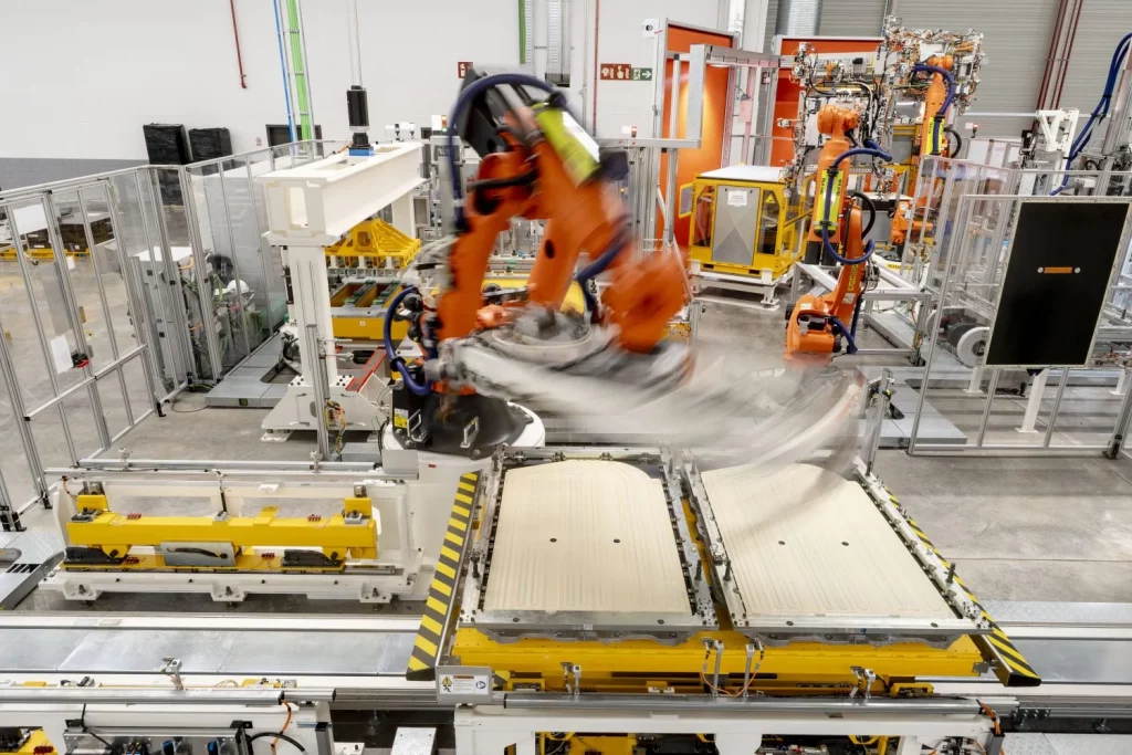 SEAT y CUPRA ponen en marcha su planta de baterías para coches eléctricos urbanos en Martorell 6 Motor16 2025 seat cupra martorell baterias 4 Motor16