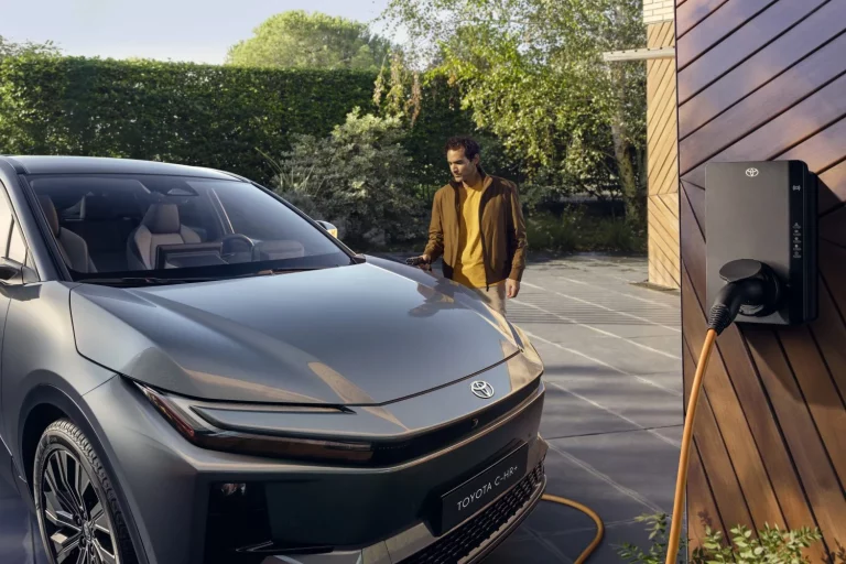 Toyota se une con los mejores para tejer soluciones de carga en Europa para sus EV y PHEV