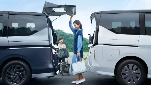 Serena: El sucesor del legendario Nissan Vanette aún sigue con vida en Japón 6 Motor16 2025 Nissan Serena Japón. Imagen detalle.