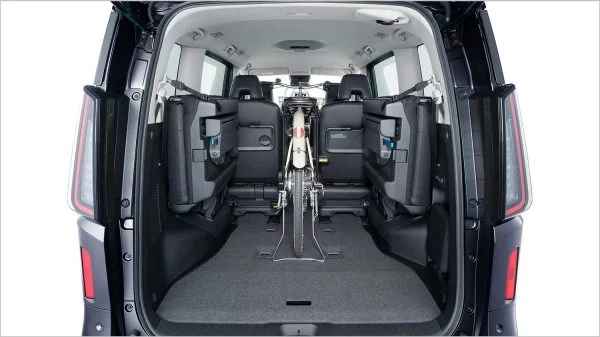 Serena: El sucesor del legendario Nissan Vanette aún sigue con vida en Japón 47 Motor16 2026 Nissan Serena 6 Motor16