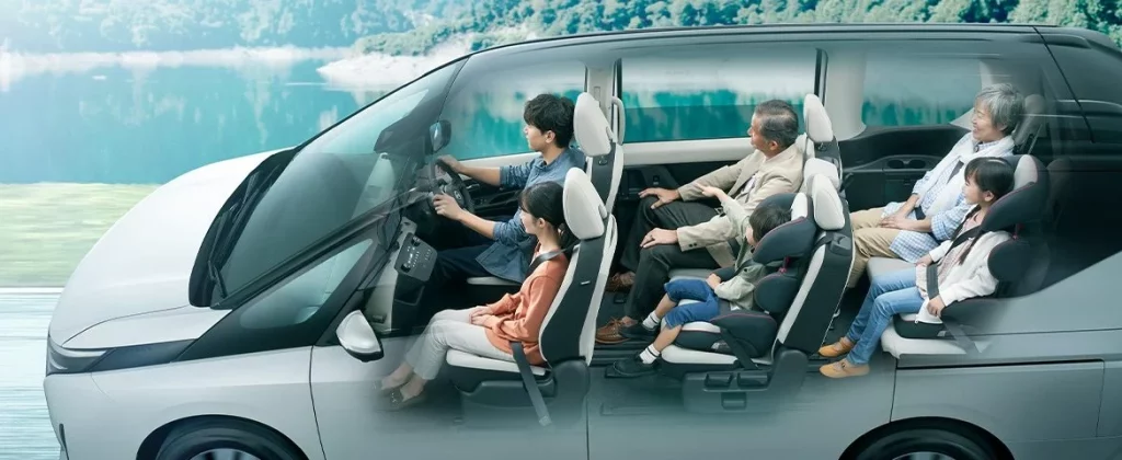 Serena: El sucesor del legendario Nissan Vanette aún sigue con vida en Japón 3 Motor16 2025 Nissan Serena Japón. Imagen interior.