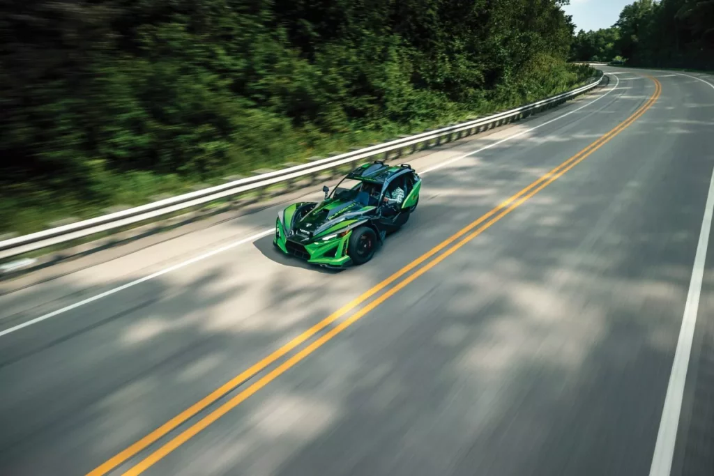 Polaris Slingshot: Máxima diversión con solo tres ruedas y por 21.500 euros 12 Motor16 2026 Polaris Slingshot GT 14 Motor16